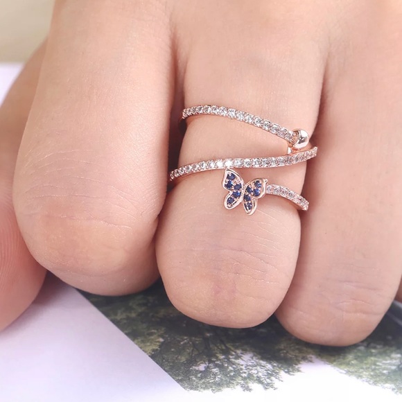 ✨SOLD OUT✨18K Rose Gold Butterfly Ring✨ - Picture 3 of 7